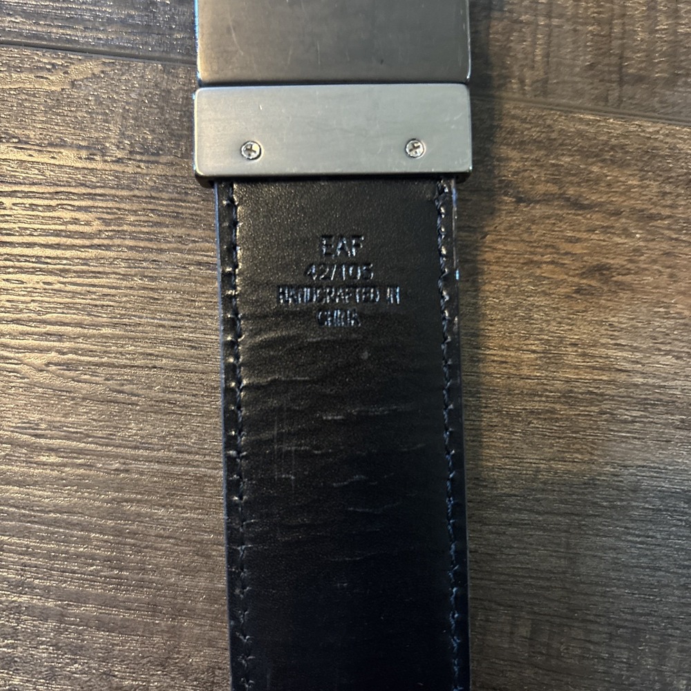 Kenneth Cole Reaction  Reversible Black and Brown Leather Belt - Size 42 - Picture 4 of 6